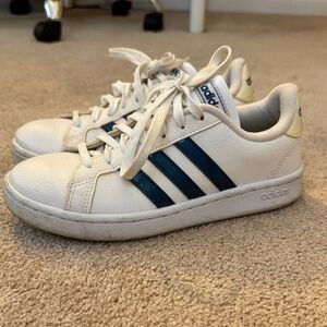 Adidas Sneakers in White and Navy